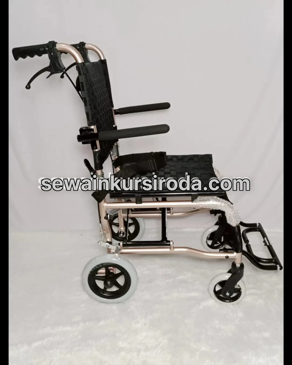 (SEWA) Kursi Roda Travel Cabin Size